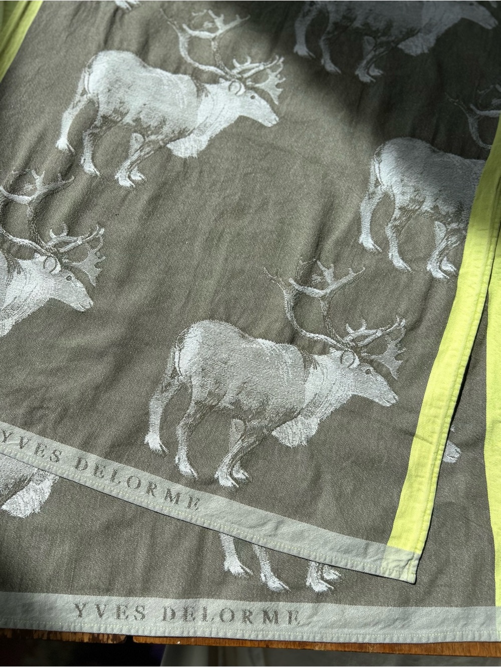 Yves Delorme Reindeer Jacquard, Pair of Cotton Tea Towels with Lime Trim